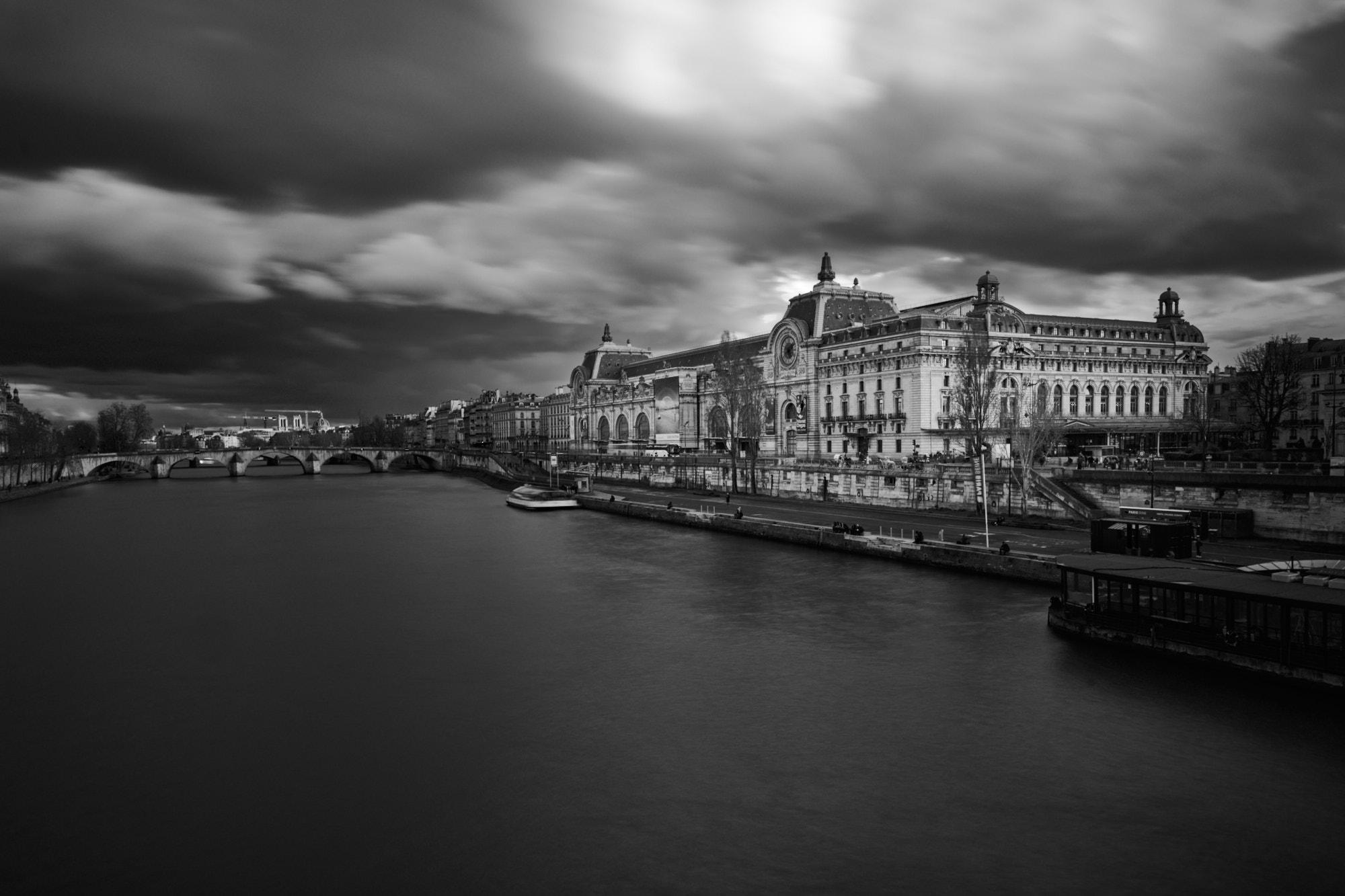 Musée d'Orsay, la Seine et le pont Royal - Paris